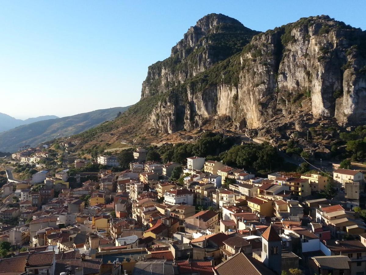 Fontana Seri Ulassai Екстериор снимка